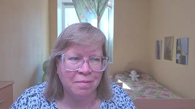 Snapshot of Emma_Eclipsee chatting on 9, 5, 2026 Emma Eclipsee online show from 9, 5, 2026