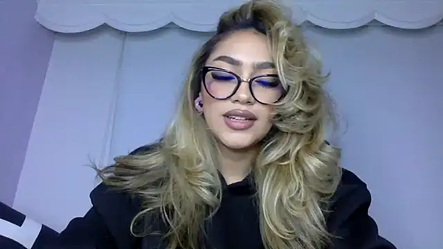 Snapshot of Maddy_Beluci chatting on 2, 7, 2026 Maddy Beluci online show from 2, 7, 2026