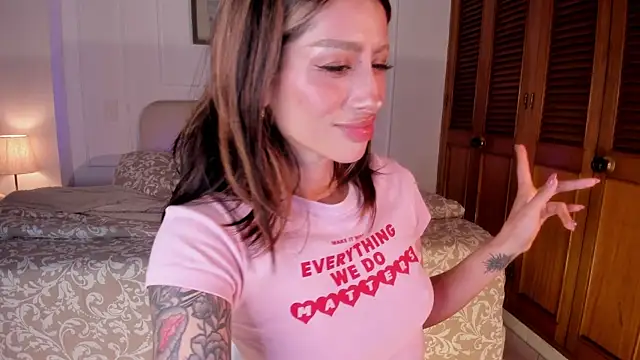 ConnieDeep online show from 15, 4, 2026