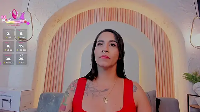 violet scott  online show from 15, 4, 2026