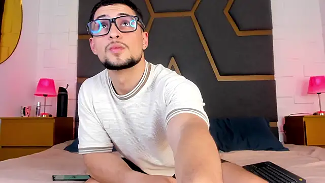 valenssio moretti online show from 11, 4, 2026