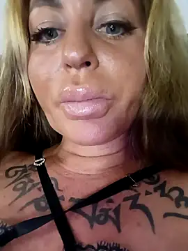 MiaMooly online show from 12, 9, 2025