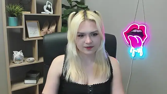 SweetLilyxo online show from 9, 4, 2026