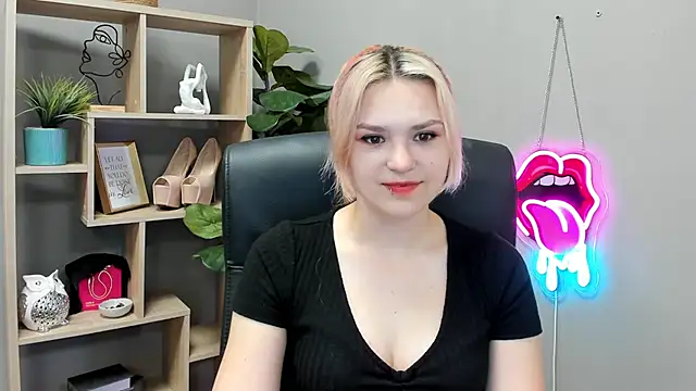 SweetLilyxo online show from 13, 7, 2026