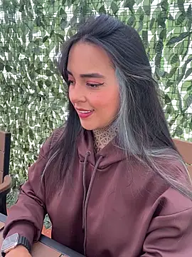 Annie Alicee online show from 10, 2, 2026