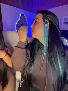 Annie Alicee online show from 7, 4, 2026