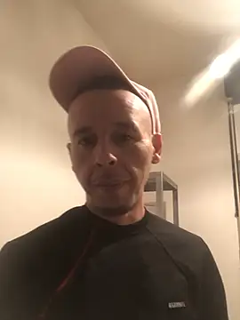 Snapshot of creativeX chatting on 3, 2, 2026 creativeX online show from 3, 2, 2026