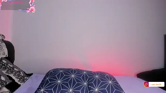 Snapshot of Sharlottee__ chatting on 13, 2, 2026 Sharlottee online show from 13, 2, 2026