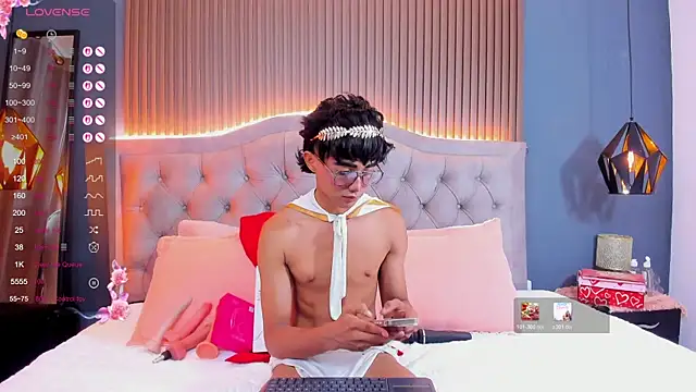 Snapshot of Noa_03 chatting on 11, 4, 2026 Noa 03 online show from 11, 4, 2026