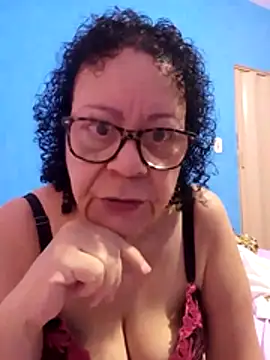 Snapshot of Luach chatting on 5, 2, 2026 Luach online show from 5, 2, 2026