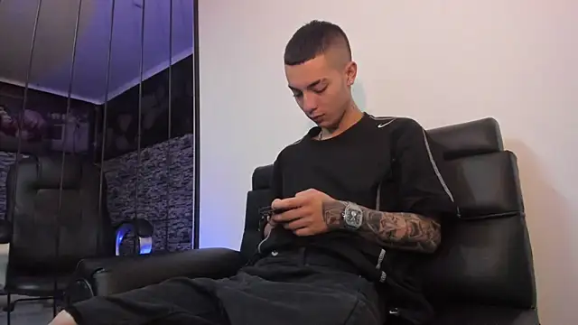 Dereck Boy  online show from 25, 3, 2026