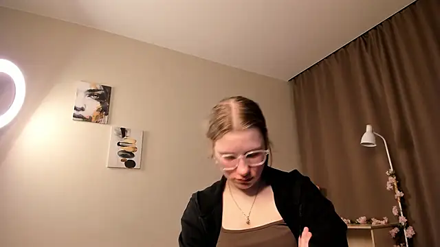 Snapshot of VictorMencia chatting on 27, 2, 2026 VictorMencia online show from 27, 2, 2026