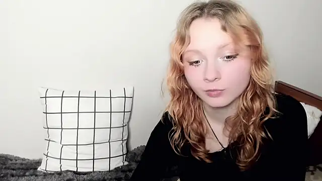 Miia foxy online show from 9, 2, 2026