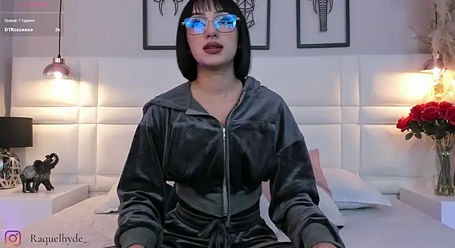 RaquelHyde  online show from 21, 6, 2026