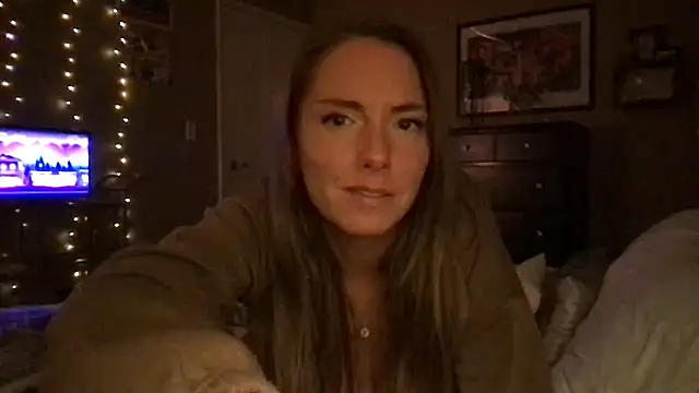 Snapshot of mooviebaby chatting on 6, 2, 2026 mooviebaby online show from 6, 2, 2026