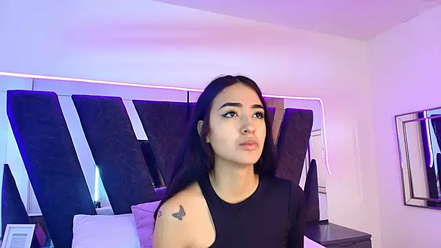 sophia love   online show from 16, 2, 2026