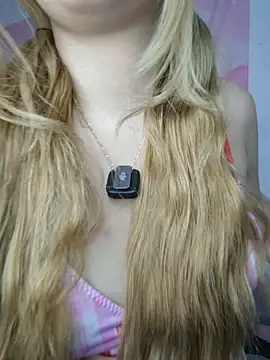 isaneptuneuwu online show from 17, 4, 2026