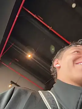 ARON LUXX online show from 16, 4, 2026