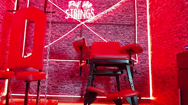 Snapshot of MiistressBlu chatting on 13, 2, 2026 MiistressBlu online show from 13, 2, 2026