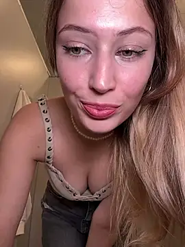 Snapshot of blonde_exe chatting on 3, 7, 2026 blonde exe online show from 3, 7, 2026