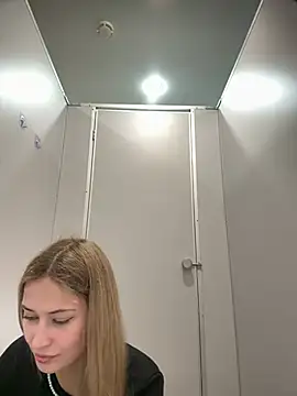 Snapshot of blonde_exe chatting on 14, 7, 2026 blonde exe online show from 14, 7, 2026