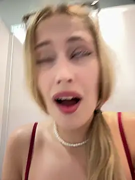 Snapshot of blonde_exe chatting on 7, 8, 2026 blonde exe online show from 7, 8, 2026