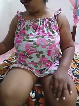 Snapshot of Dini_40 chatting on 18, 7, 2026 Dini 40 online show from 18, 7, 2026
