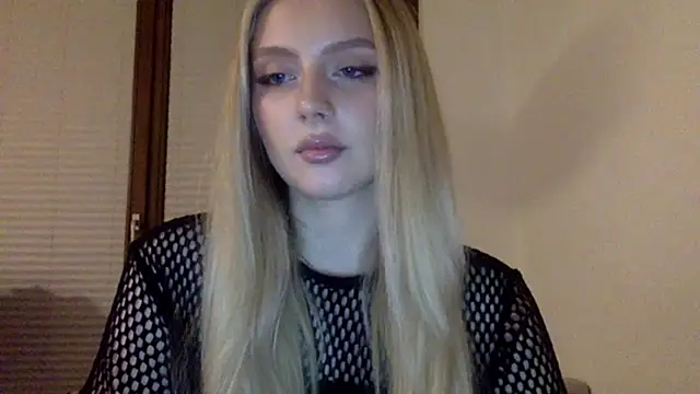 Snapshot of MayaWetDream chatting on 23, 4, 2026 MayaWetDream online show from 23, 4, 2026