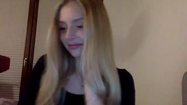 Snapshot of MayaWetDream chatting on 29, 4, 2026 MayaWetDream online show from 29, 4, 2026