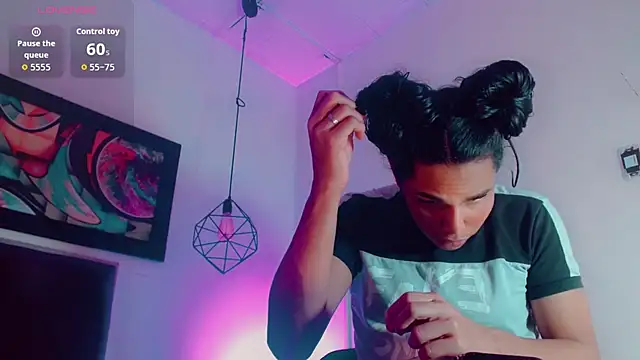 Snapshot of Zonce_shimer chatting on 20, 2, 2026 Zonce shimer online show from 20, 2, 2026