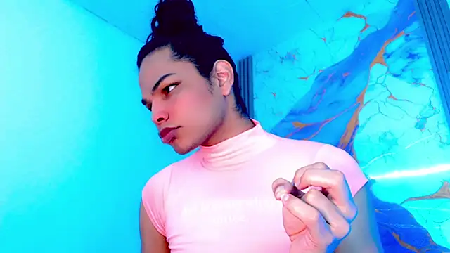 Snapshot of Zonce_shimer chatting on 7, 5, 2026 Zonce shimer online show from 7, 5, 2026