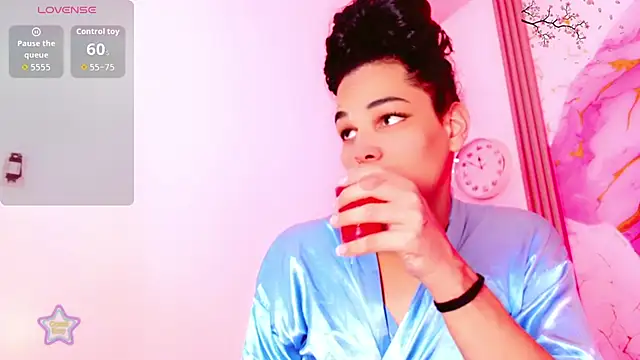 Snapshot of Zonce_shimer chatting on 21, 5, 2026 Zonce shimer online show from 21, 5, 2026