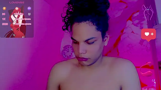 Snapshot of Zonce_shimer chatting on 3, 6, 2026 Zonce shimer online show from 3, 6, 2026