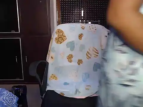 VixenNandhu online show from 18, 4, 2026