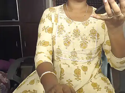 Snapshot of VixenNandhu chatting on 7, 8, 2026 VixenNandhu online show from 7, 8, 2026