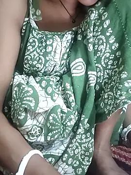 Snapshot of Sweet-runi chatting on 8, 4, 2026 Sweet-runi online show from 8, 4, 2026