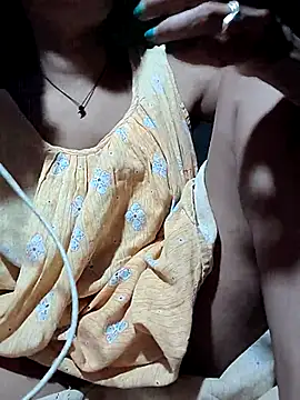 Snapshot of Sweet-runi chatting on 12, 4, 2026 Sweet-runi online show from 12, 4, 2026