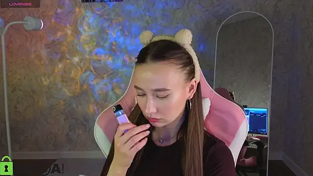  Kiki angel  online show from 13, 3, 2026