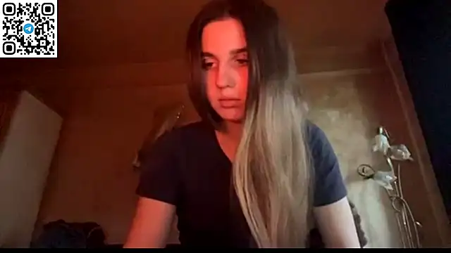 Snapshot of LovelySilk_63 chatting on 26, 4, 2026 LovelySilk 63 online show from 26, 4, 2026