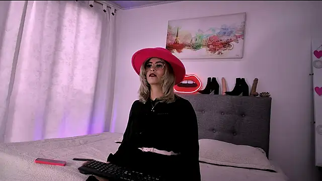 Snapshot of Sharlott_3 chatting on 12, 2, 2026 Sharlott 3 online show from 12, 2, 2026