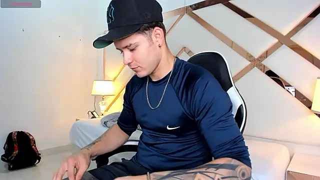 Snapshot of rayan_linxx chatting on 19, 2, 2026 rayan linxx online show from 19, 2, 2026