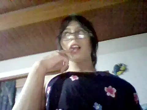 lucyscay  online show from 6, 4, 2026