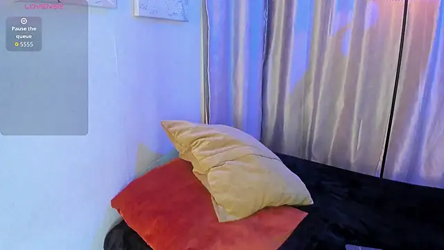 Demian Hush online show from 10, 4, 2026