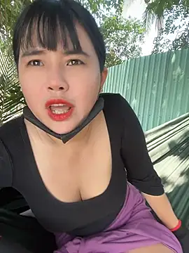 Lewd couple online show from 18, 4, 2026