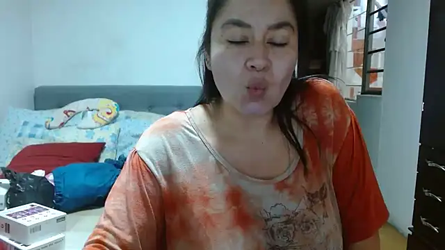 Karo sexy online show from 18, 1, 2025