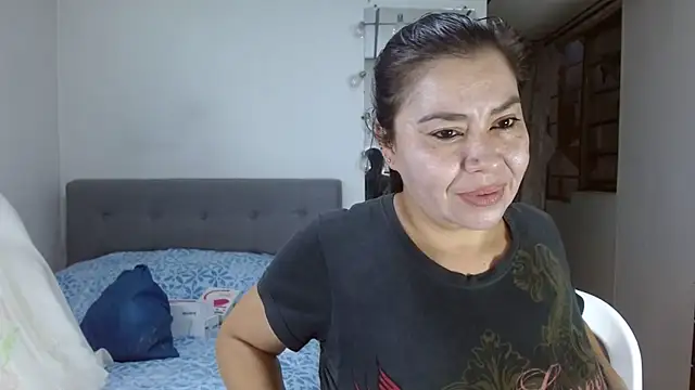 Karo sexy online show from 4, 10, 2025