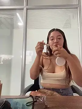 Emily Harpeer online show from 2, 4, 2026