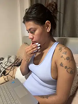 Snapshot of RachelWeisz_ chatting on 26, 5, 2026 RachelWeisz online show from 26, 5, 2026