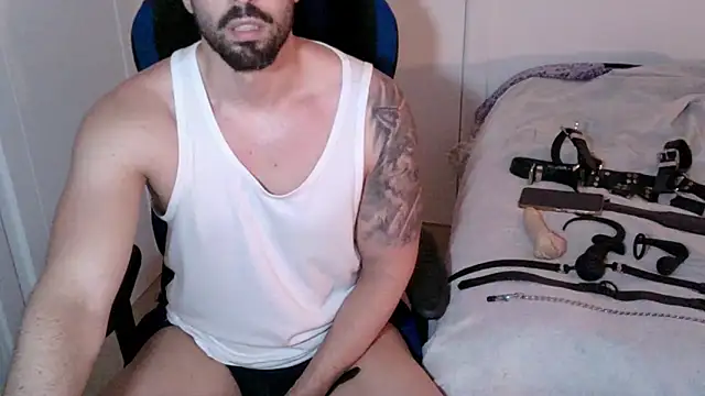 Snapshot of Sub-Titan chatting on 14, 6, 2026 Sub-Titan online show from 14, 6, 2026