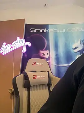 Smokebluntafterblunt online show from 25, 5, 2026